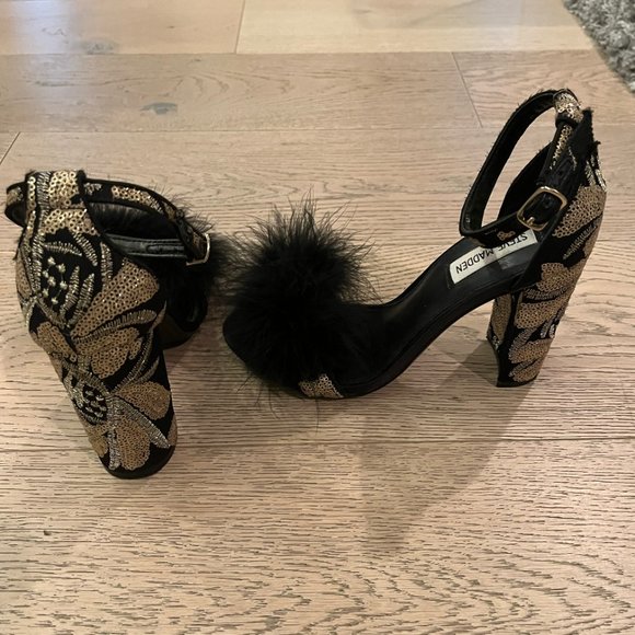 Steve Madden black and gold sequin and feather heels: Size 8 - Picture 2 of 4
